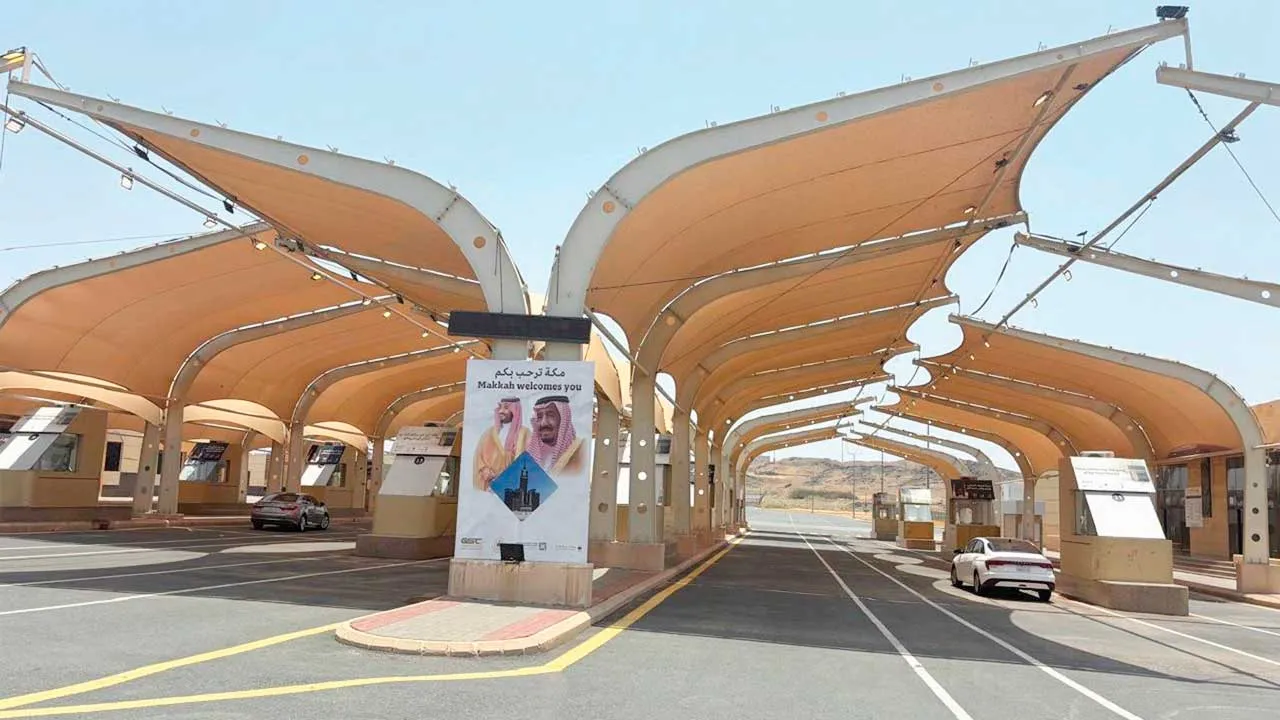 The Makkah Bus Guidance Center for Overseas Pilgrims has launched its 1447 AH Hajj operations, facilitating over 250 daily trips from Makkah’s entry points to local accommodations by utilizing smart technologies and trained teams.