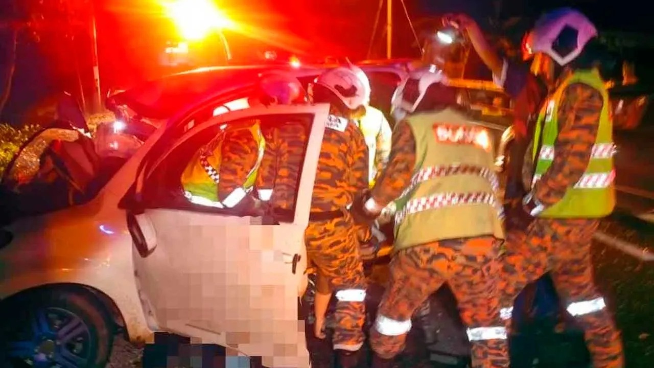 Pasangan suami isteri maut selepas kereta Perodua Myvi dinaiki terlibat dalam kemalangan dengan sebuah lori di Teluk Intan pada Sabtu.