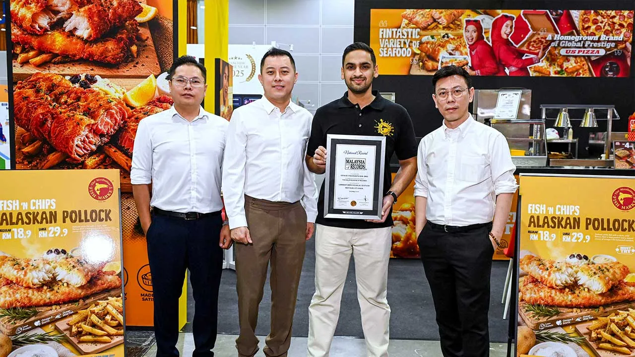 KUALA LUMPUR, May 21 -- (from left) Director of The Manhattan Fish Market (MFM), Steven Phang; Director of MFM Jeremy Hiew; Chief Operating Officer of MFM Sheikh Imran Iskandar; and Group Chief Executive Officer of MFM Deric Yeo posed for a group photo after the Cocktail Reception held in conjunction with Franchise International Malaysia (FIM) 2026 at Kuala Lumpur Convention Centre (KLCC), today.  -- fotoBERNAMA (2026) COPYRIGHT RESERVED