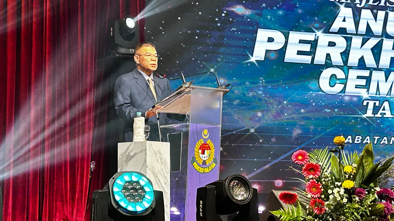  Saifuddin Nasution Ismail