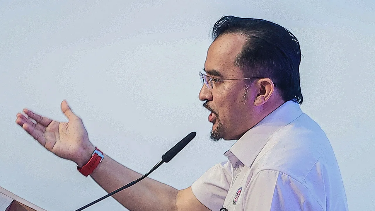 KUALA LUMPUR, 3 Mei -- Pengerusi Majlis Amanah Rakyat (MARA) Datuk Dr Asyraf Wajdi Dusuki menyampaikan ucapan pada Majlis Sambutan 60 Tahun MARA di Dewan Merdeka, Pusat Dagangan Dunia Kuala Lumpur hari ini.  -- fotoBERNAMA (2026) HAK CIPTA TERPELIHARA