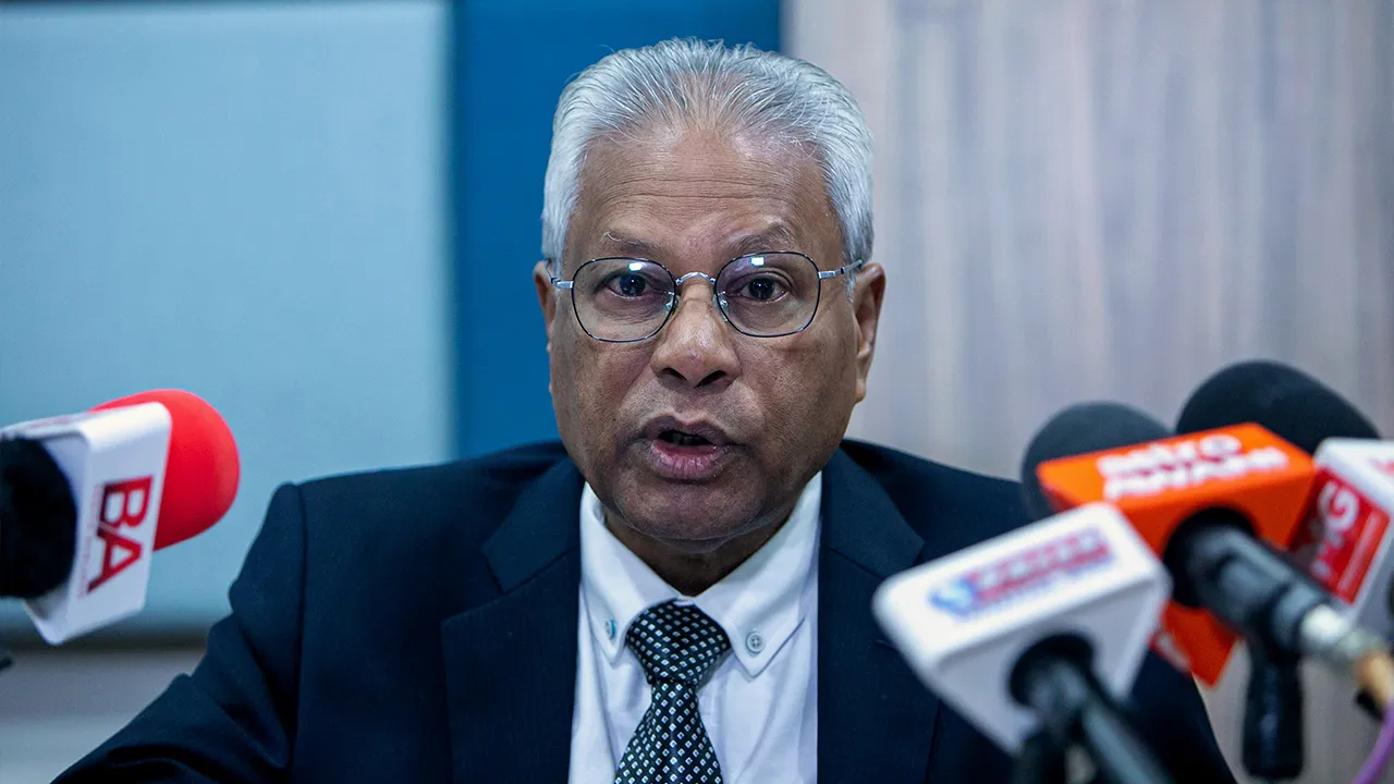 IPOH, 5 Jan -- Pengerusi Jawatankuasa Sumber Manusia, Kesihatan, Hal Ehwal Masyarakat India dan Integrasi Nasional Perak Datuk A. Sivanesan ketika sidang media di Bangunan Perak Darul Ridzuan, di sini, hari ini._BERNAMA