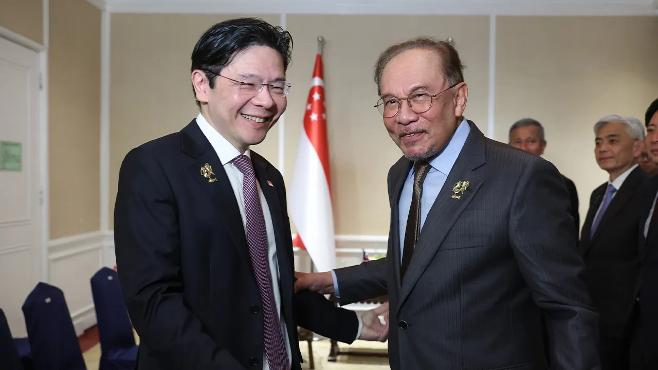 CEBU (Philippines), May 7 -- Prime Minister Datuk Seri Anwar Ibrahim shakes hand with Singapore’s Prime Minister Lawrence Wong during a bilateral meeting on the sidelines of the 48th ASEAN Summit and Related Summits today.  --fotoBERNAMA (2026) COPYRIGHT RESERVED