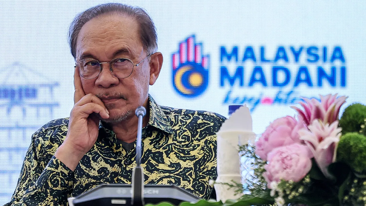 KUALA LUMPUR, 22 Mei -- Perdana Menteri Datuk Seri Anwar Ibrahim ketika Forum Ilmuwan Malaysia Madani Siri 12, 'Memacu Kedudukan Malaysia dalam Gelombang Baharu Aliran Modal Global' di Suruhanjaya Sekuriti Malaysia malam ini.  --fotoBERNAMA (2026) HAK CIPTA TERPELIHARA