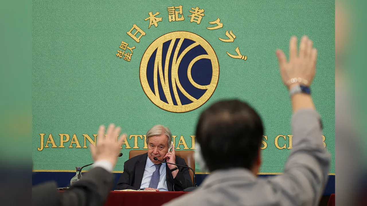 United Nations Secretary-General Antonio Guterres attends a press conference as journalists raise their hands for questions at Japan National Press Club in Tokyo, Japan May 20, 2026. REUTERS/Issei Kato