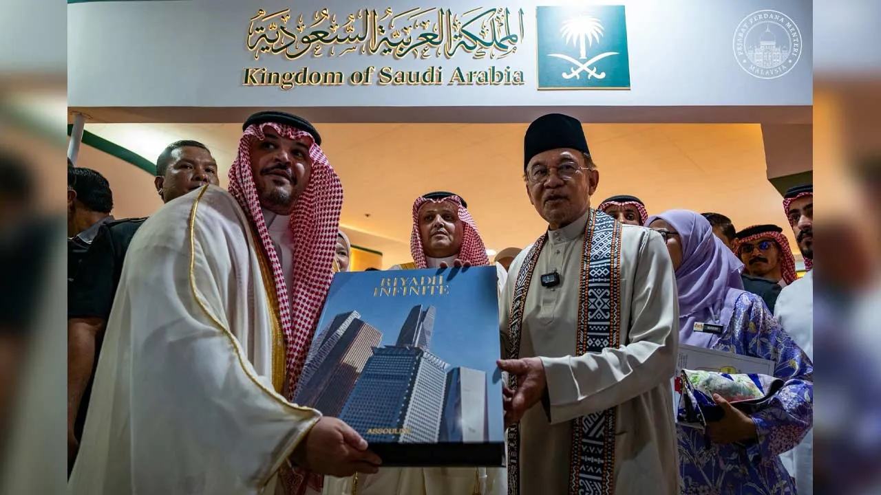 TB_Anwar Ibrahim 2 WTC_FB Anawr Ibrahim.jpg