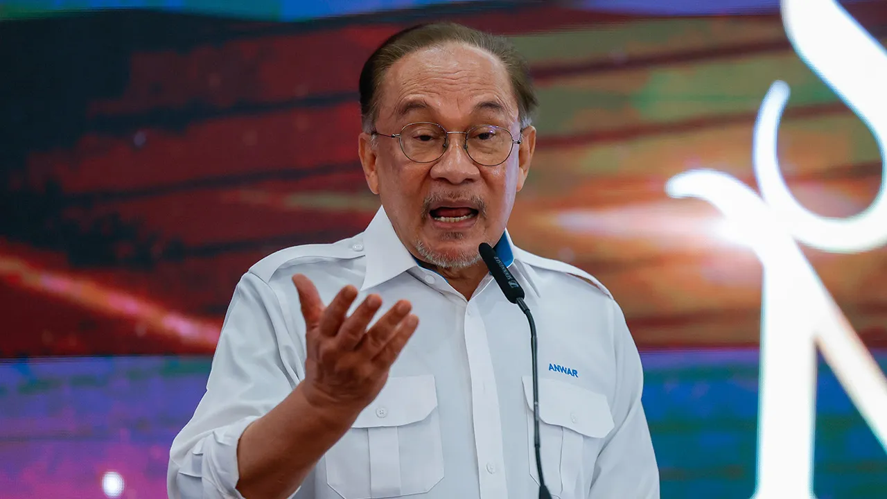 KUALA LUMPUR, 19 Mei -- Perdana Menteri Datuk Seri Anwar Ibrahim berucap pada Majlis Anugerah Sukan Negara 2025 di Majlis Sukan Negara (MSN) hari ini.  -- fotoBERNAMA (2026) HAK CIPTA TERPELIHARA