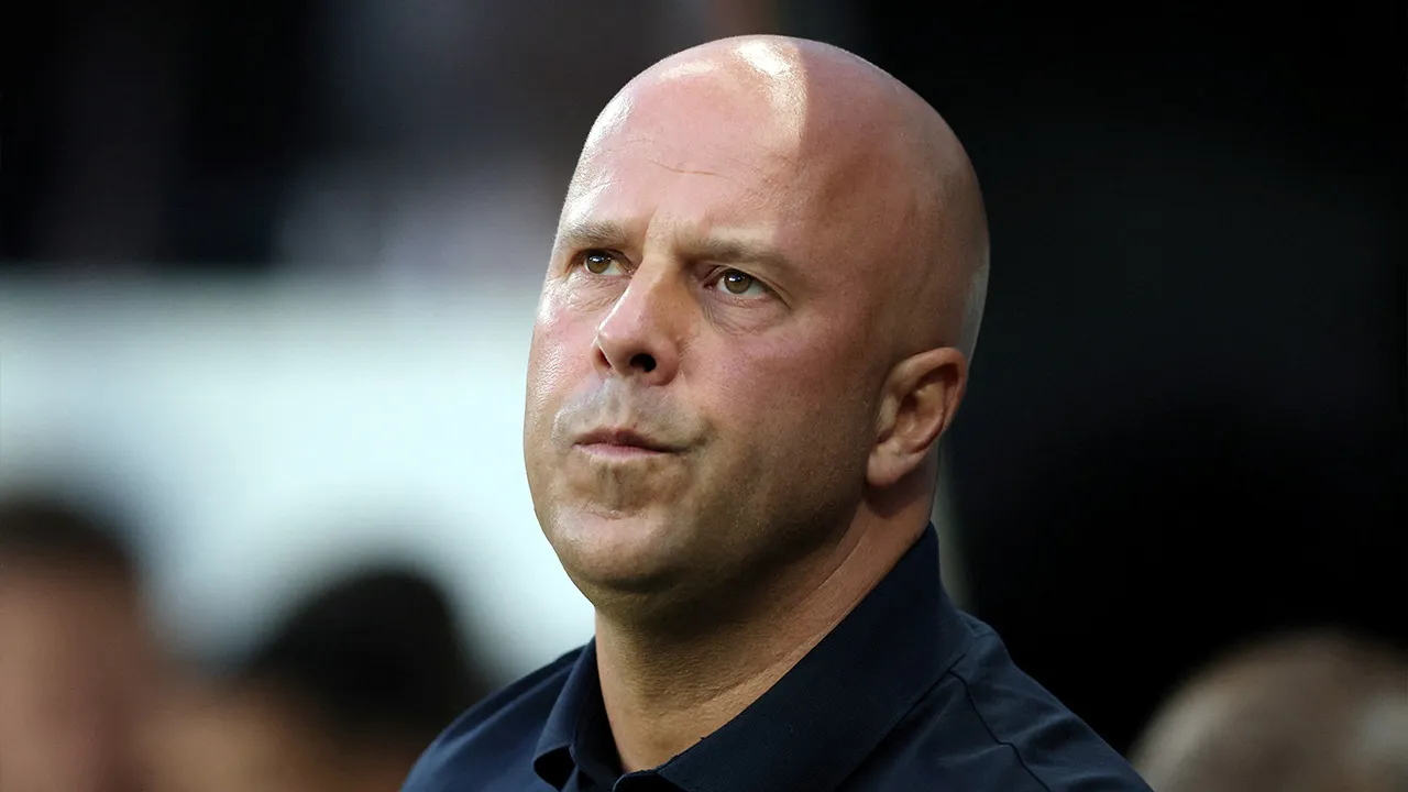 FILE PHOTO: Soccer Football - Premier League - Newcastle United v Liverpool - St James' Park, Newcastle, Britain - August 25, 2025 Liverpool manager Arne Slot before the match REUTERS/Scott Heppell/File Photo EDITORIAL USE ONLY. NO USE WITH UNAUTHORIZED AUDIO, VIDEO, DATA, FIXTURE LISTS, CLUB/LEAGUE LOGOS OR 'LIVE' SERVICES. ONLINE IN-MATCH USE LIMITED TO 120 IMAGES, NO VIDEO EMULATION. NO USE IN BETTING, GAMES OR SINGLE CLUB/LEAGUE/PLAYER PUBLICATIONS. PLEASE CONTACT YOUR ACCOUNT REPRESENTATIVE FOR FURTHER