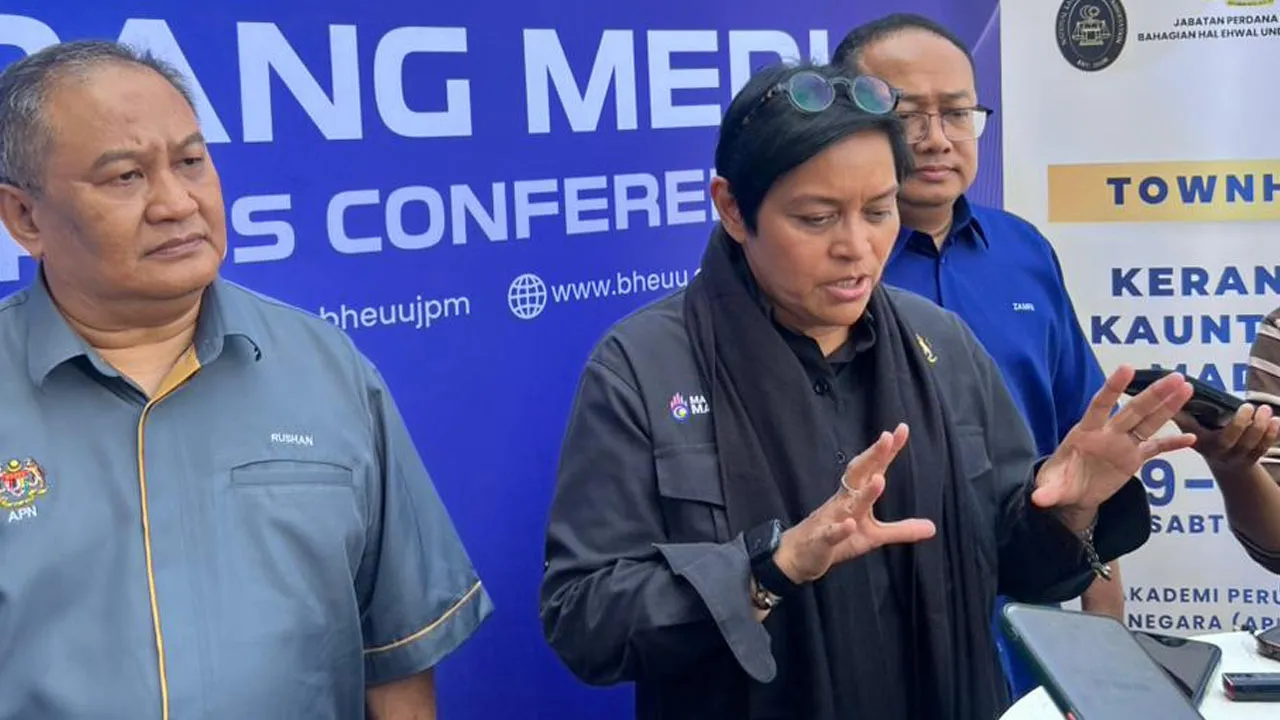 Azalina Othman