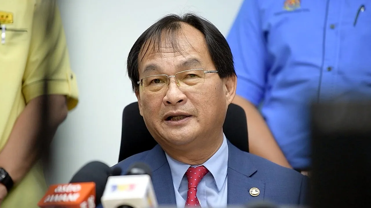 KUCHING, 20 Feb -- Menteri Kerja Raya Baru Bian bercakap pada Sidang Media Hala Tuju Projek Lebuhraya Pan Borneo Sarawak (Penamatan Kontrak Rakan Pelaksana Projek) hari ini. --fotoBERNAMA (2020) HAK CIPTA TERPELIHARA  KUCHING, Feb 20 -- Works Minister Baru Bian speaking during the Pan Borneo Sarawak Highway Project Direction (Termination of Contract Project Partner) Press Conference today. --fotoBERNAMA (2020) COPYRIGHTS RESERVED 