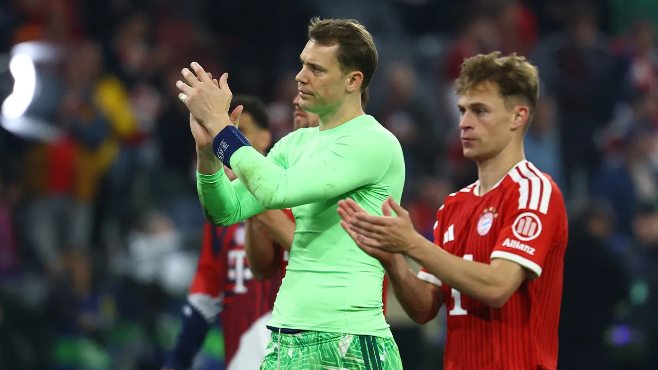 Soccer Football - UEFA Champions League - Semi Final - Second Leg - Bayern Munich v Paris St Germain - Allianz Arena, Munich, Germany - May 6, 2026 Bayern Munich's Manuel Neuer and Joshua Kimmich look dejected after the match REUTERS/Kai Pfaffenbach