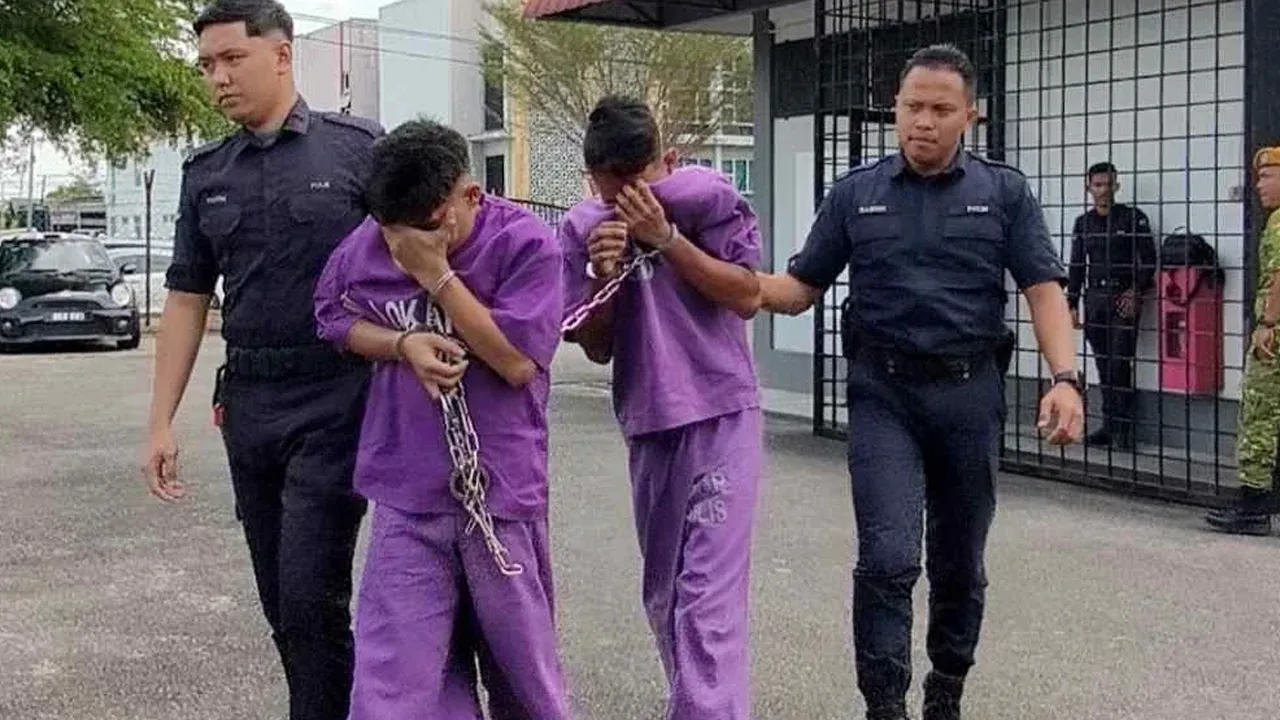 Dua lelaki direman enam hari pada Ahad bagi membantu siasatan kes bunuh OKU pembelajaran yang bekerja sebagai pemasang jubin._Sinar Harian