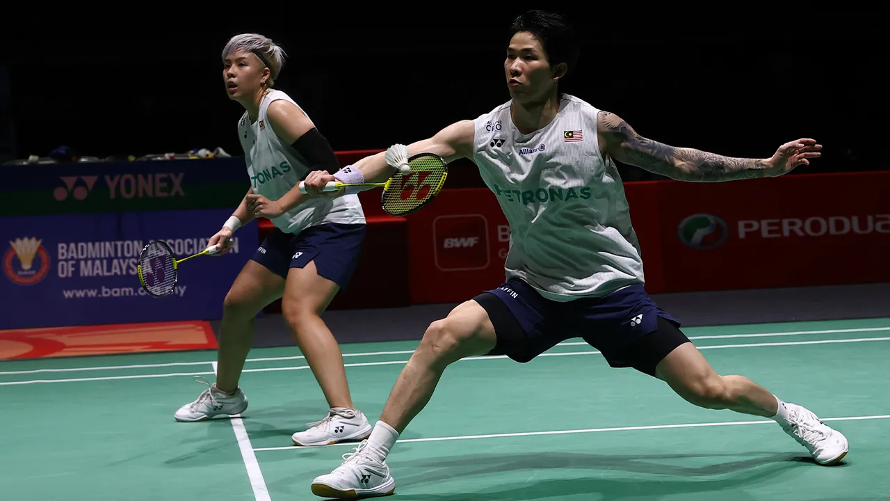 KUALA LUMPUR, 22 Mei -- Beregu campuran negara Chen Tang Jie dan Toh Ee Wei ketika menetang beregu campuran China Gao Jia Xuan dan Wei Ya Xin pada Kejohanan Perodua Malaysia Masters 2026 di Unifi Arena, Bukit Jalil hari ini.  Chen Tang Jie dan Toh Ee Wei tewas dengan keputusan 18-21, 16-21.  --fotoBERNAMA(2026) HAK CIPTA TERPELIHARA