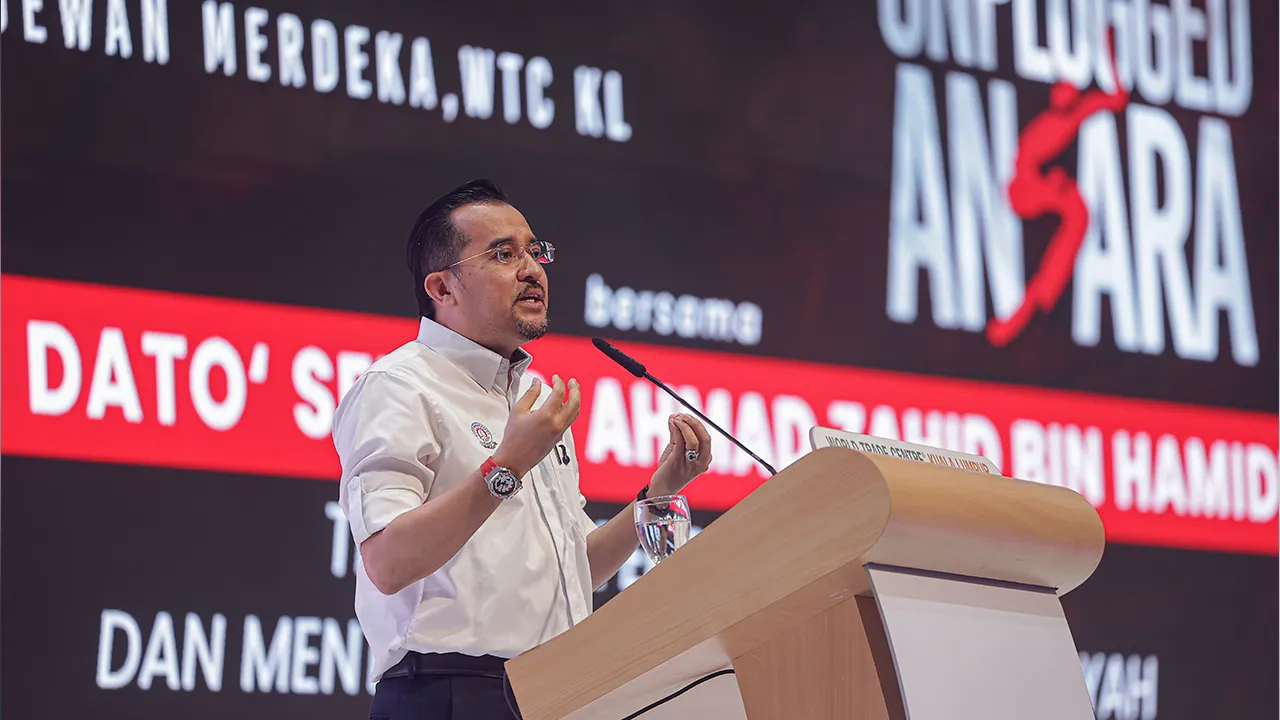 KUALA LUMPUR, 5 Mei -- Pengerusi MARA Datuk Dr Asyraf Wajdi Dusuki berucap pada Perhimpunan Kami Gen MARA di Pusat Dagangan Dunia Kuala Lumpur hari ini.  -- fotoBERNAMA (2026) HAK CIPTA TERPELIHARA