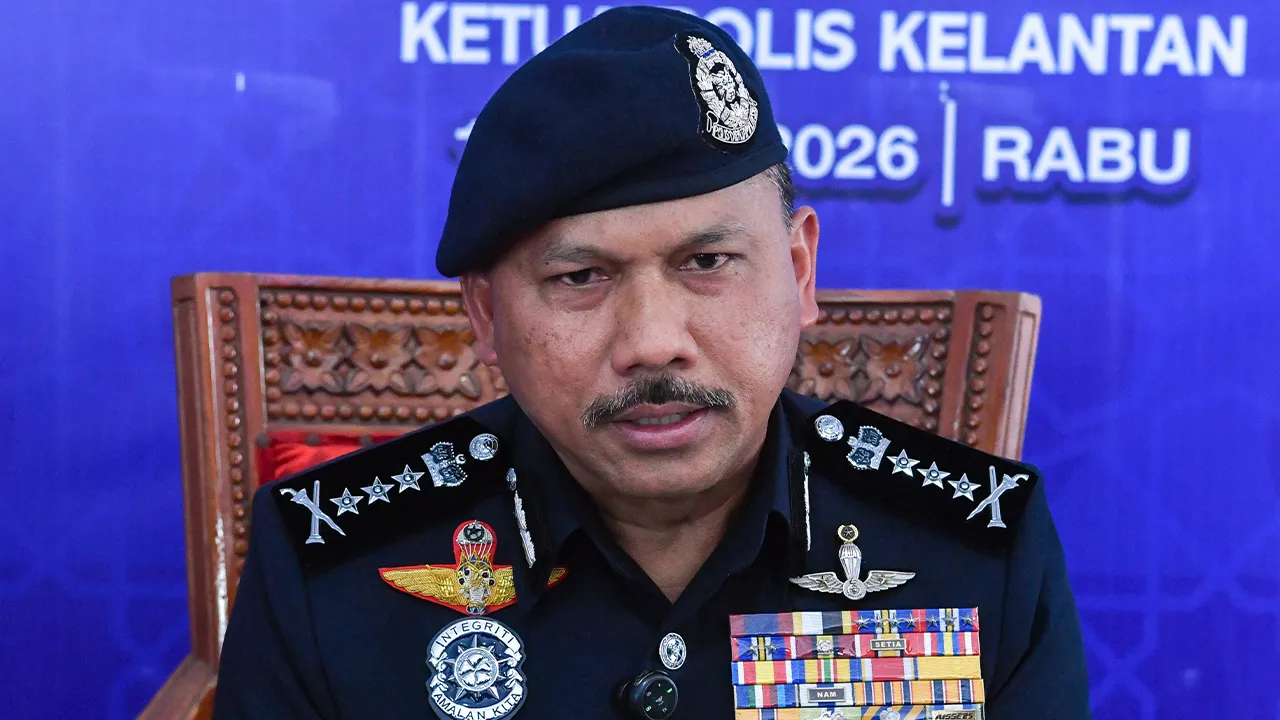 KOTA BHARU, 18 Mac -- Ketua Polis Kelantan Datuk Mohd Yusoff Mamat ditemui pemberita selepas menyempurnakan Majlis Peluncuran Op Selamat 26/2026 Peringkat Kontinjen Kelantan Sempena Hari Raya Aidilfitri di hadapan Jabatan Pendidikan Negeri Kelantan, Tunjong hari ini.   --fotoBERNAMA (2026) HAK CIPTA TERPELIHARA