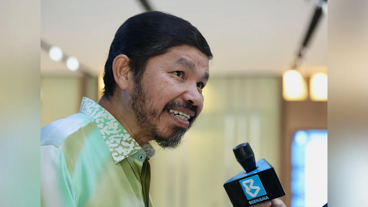 KUALA LUMPUR, 13 Nov -- Ketua Perangkawan Malaysia Datuk Seri Dr Mohd Uzir Mahidin ketika ditemui selepas menghadiri program Apa Khabar Malaysia terbitan Bernama TV, hari ini.  -- fotoBERNAMA (2025) HAK CIPTA TERPELIHARA
