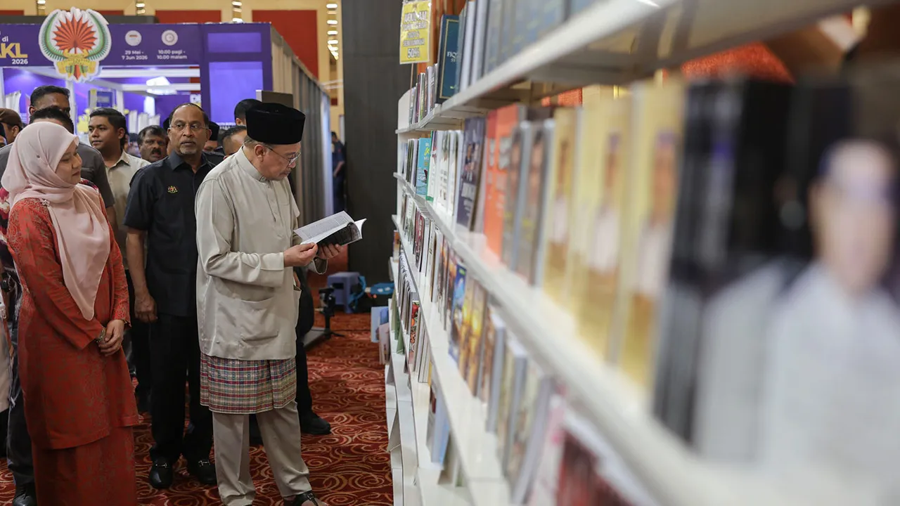 Anwar di pesta buku Kuala Lumpur