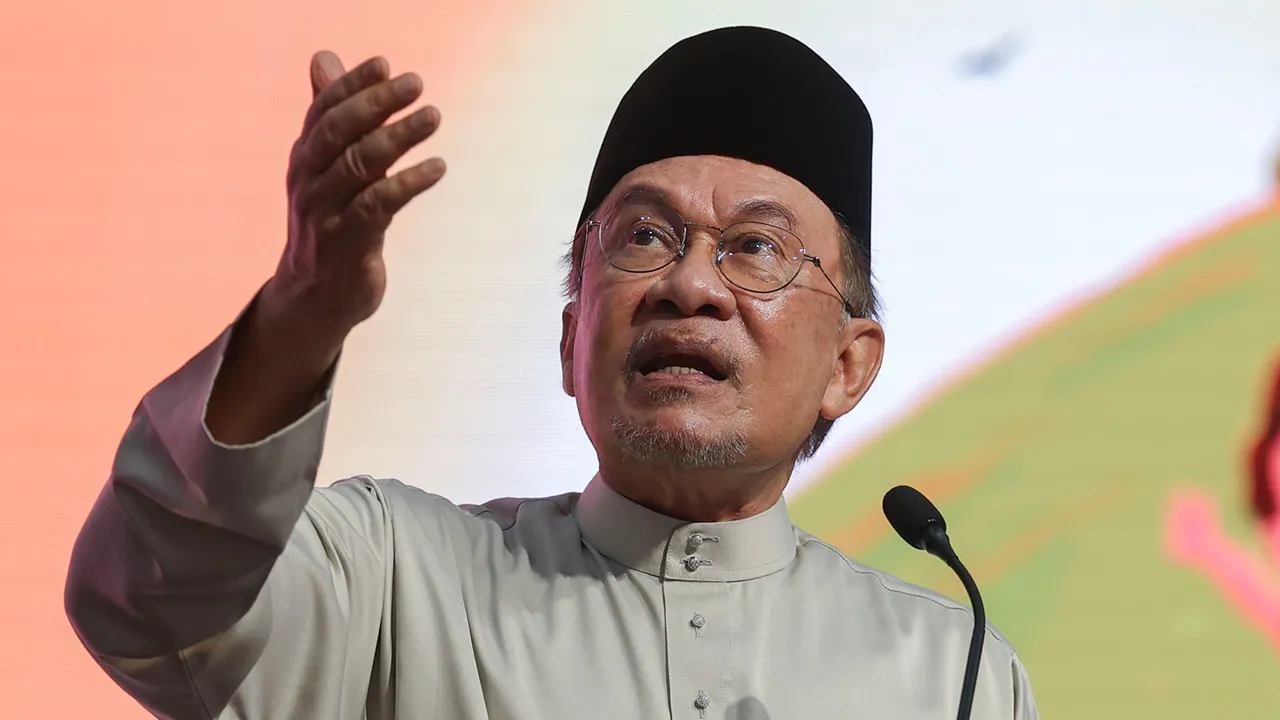  Anwar di pesta buku Kuala Lumpur