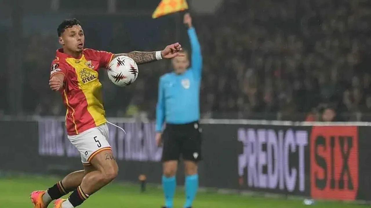 Dean James dari Go Ahead Eagles kehilangan kerakyatan Belanda selepas mengambil kerakyatan Indonesia bagi mewakili negara Asia itu pada aksi kelayakan Piala Dunia sekali gus melanggar peraturan bola sepak Belanda_SINAR HARIAN