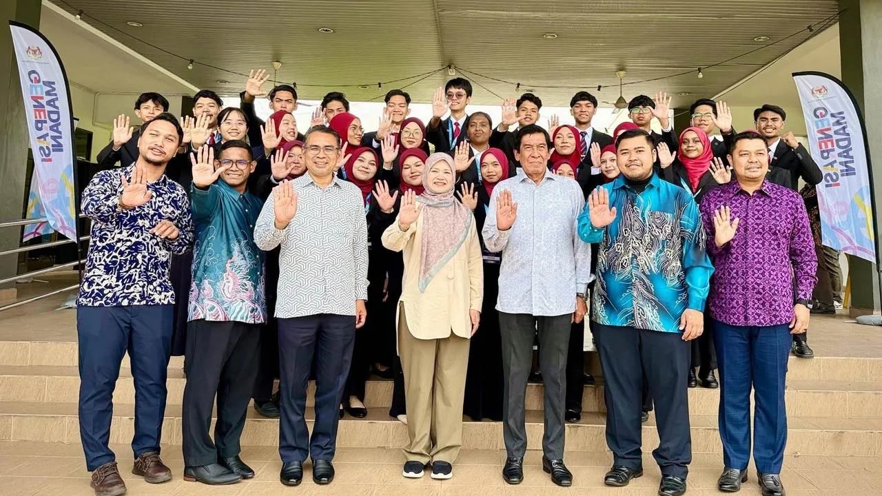 https://www.facebook.com/fadhlina.datosidek/posts/pfbid02GucbtcdmyQzE4Eogtm5U5R1eRg1BeycU397hX1zR8PPz3bvWXnbWn5FmAouGwJqbl