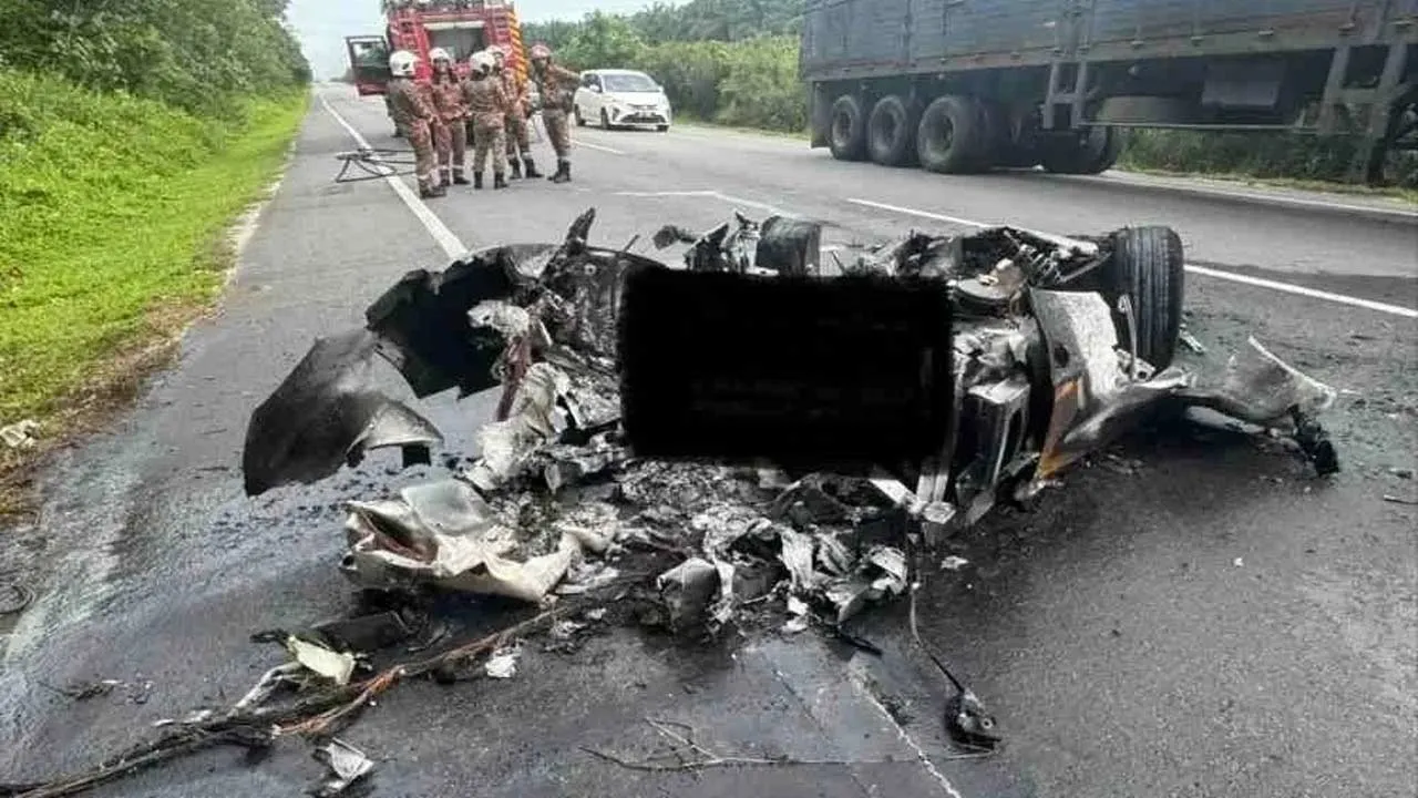 TB_Ferrari terbakar_PDRM.jpg