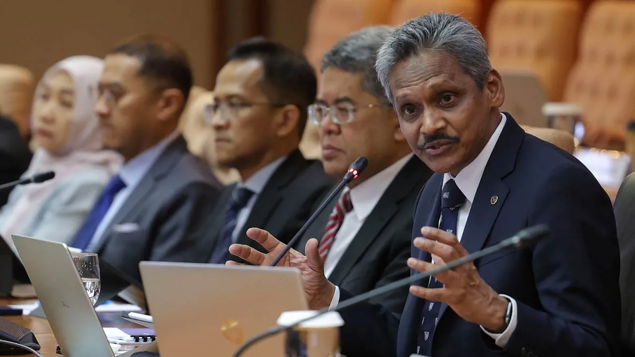 Kuala Lumpur , 15 Mei 2026. Gabenor Bank Negara Malaysia (BNM), Datuk Seri Abdul Rasheed Ghaffour pada sidang media Prestasi Ekonomi Suku Pertama Tahun 2026 di Bank Negara. Astro AWANI / SHAHIR OMAR