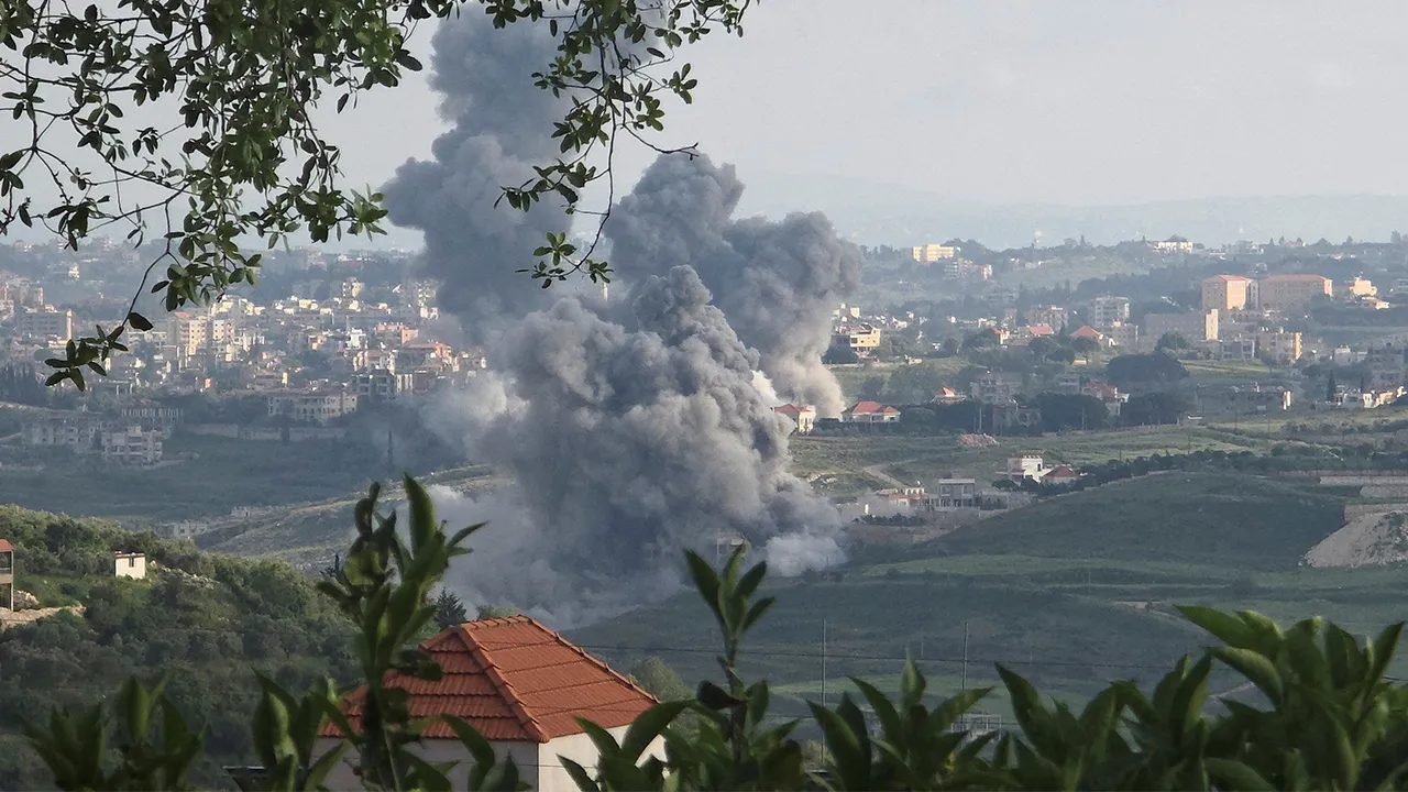 Smoke rises in Habboush following Israeli strikes, as seen from Nabatieh, Lebanon, May 1, 2026. REUTERS/Stringer REFILE - ADDING "AS SEEN FROM NABATIEH\