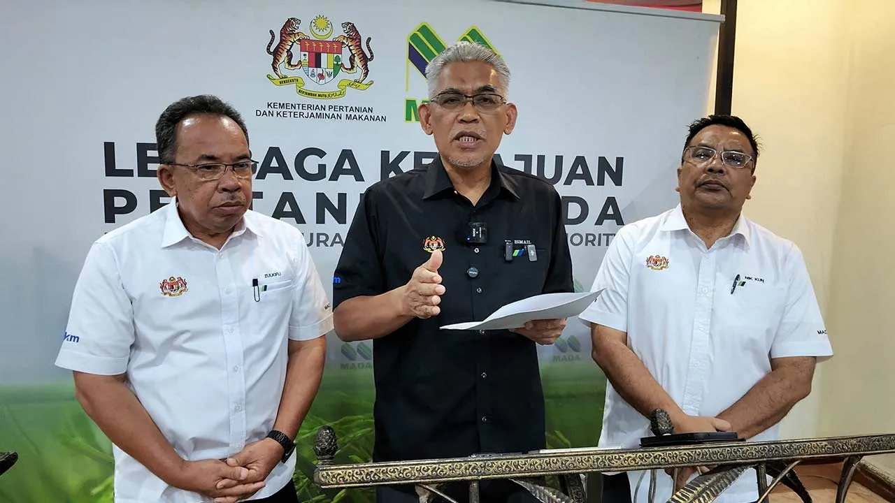 ALOR SETAR, 4 Mei -- Pengerusi Lembaga Kemajuan Pertanian Muda (MADA), Datuk Dr Ismail Salleh (tengah) pada sidang media di Ibu Pejabat MADA, hari ini.  --fotoBERNAMA (2026) HAK CIPTA TERPELIHARA