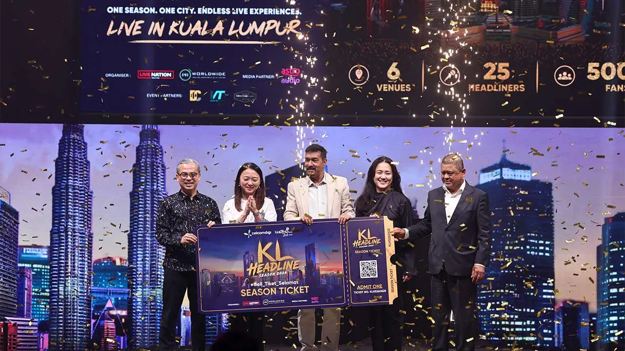 KUALA LUMPUR, May 25 -- Communications Minister Datuk Fahmi Fadzil (left) with Federal Territories Minister Hannah Yeoh (second, left), Live Nation Malaysia Managing Director Paramananthan Rajagopal (middle) and Head of Brand and Marketing Services of CelcomDigi Chan May Ling (second, right) officiate the KL Headline 2026 during the Official Media Launch of KL Headline 2026, here today.  Kuala Lumpur is set to host 25 international music performances throughout 2026 under the newly launched KL Headline Seas