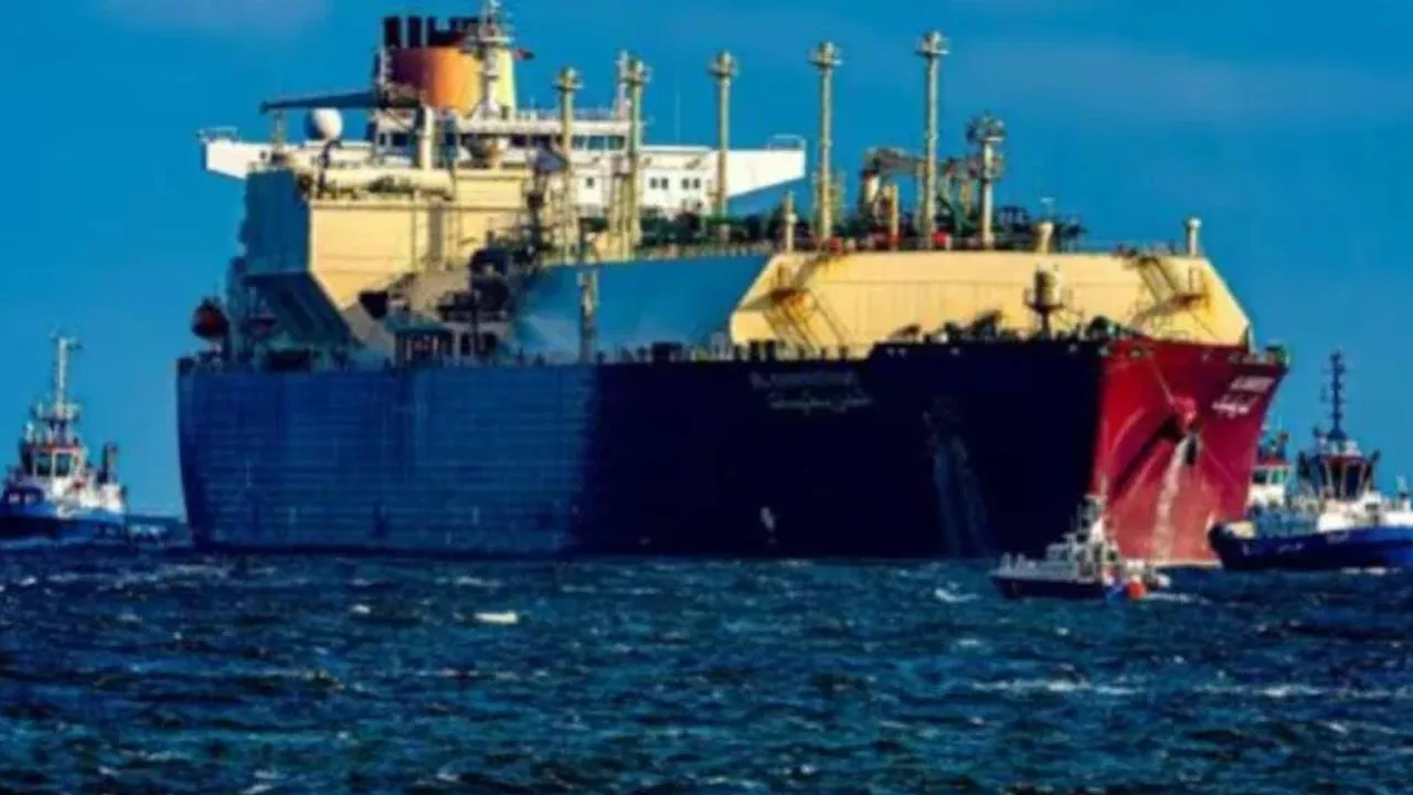 LONDON - Data pengesanan perkapalan pada Ahad menunjukkan sebuah kapal tangki gas asli cecair (LNG) dari Qatar berjaya melalui Selat Hormuz menuju ke Teluk Oman dan kini dalam perjalanan ke Pakistan, lapor Xinhua.