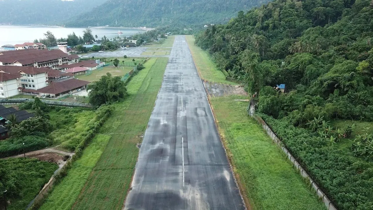 lapangan terbang pulau tioman -- Anas Alwi
