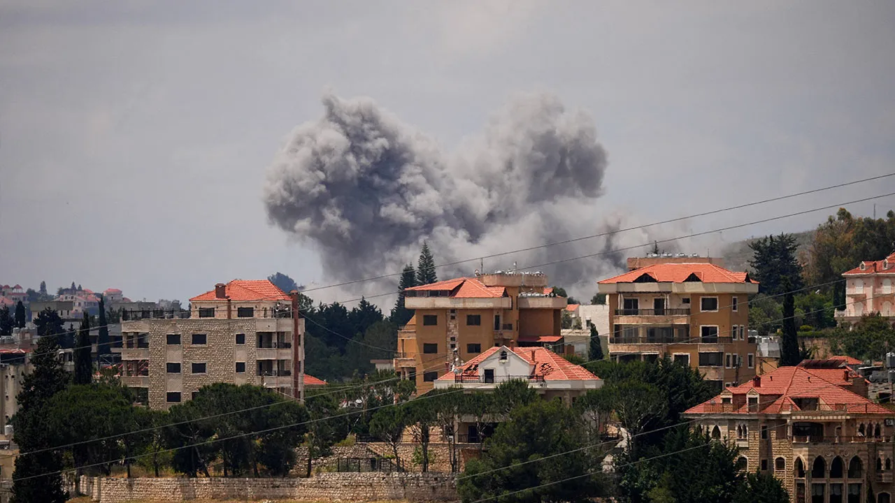 Plumes of smoke billow from southern Lebanon following Israeli strikes in Nabatieh, Lebanon May 25, 2026. REUTERS/Stringer TPX IMAGES OF THE DAY