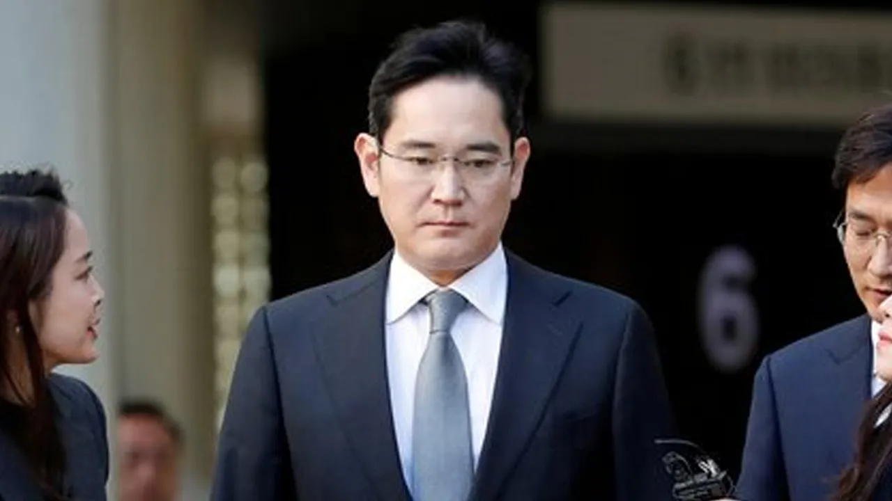 Samsung Electronics Vice Chairman, Jay Y. Lee, leaves the Seoul high court in Seoul, South Korea, October 25, 2019. REUTERS/Kim Hong-Ji/File Photo