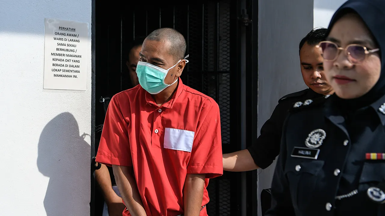 SUNGAI PETANI, 7 Mei -- Bekas suami Jahidah Nordin yang dijatuhi hukuman penjara 14 tahun kerana menyebabkan kecederaan parah terhadap bekas isterinya pada Isnin lepas, dihadapkan sekali lagi ke Mahkamah Sesyen di sini hari ini atas dua pertuduhan menyebabkan kecederaan parah terhadap seorang lagi isterinya, baru-baru ini.  Rosmaini Abdul Raof, 43, bagaimanapun mengaku tidak bersalah selepas pertuduhan dibacakan di hadapan Hakim Najwa Che Mat.   --fotoBERNAMA (2026) HAK CIPTA TERPELIHARA
