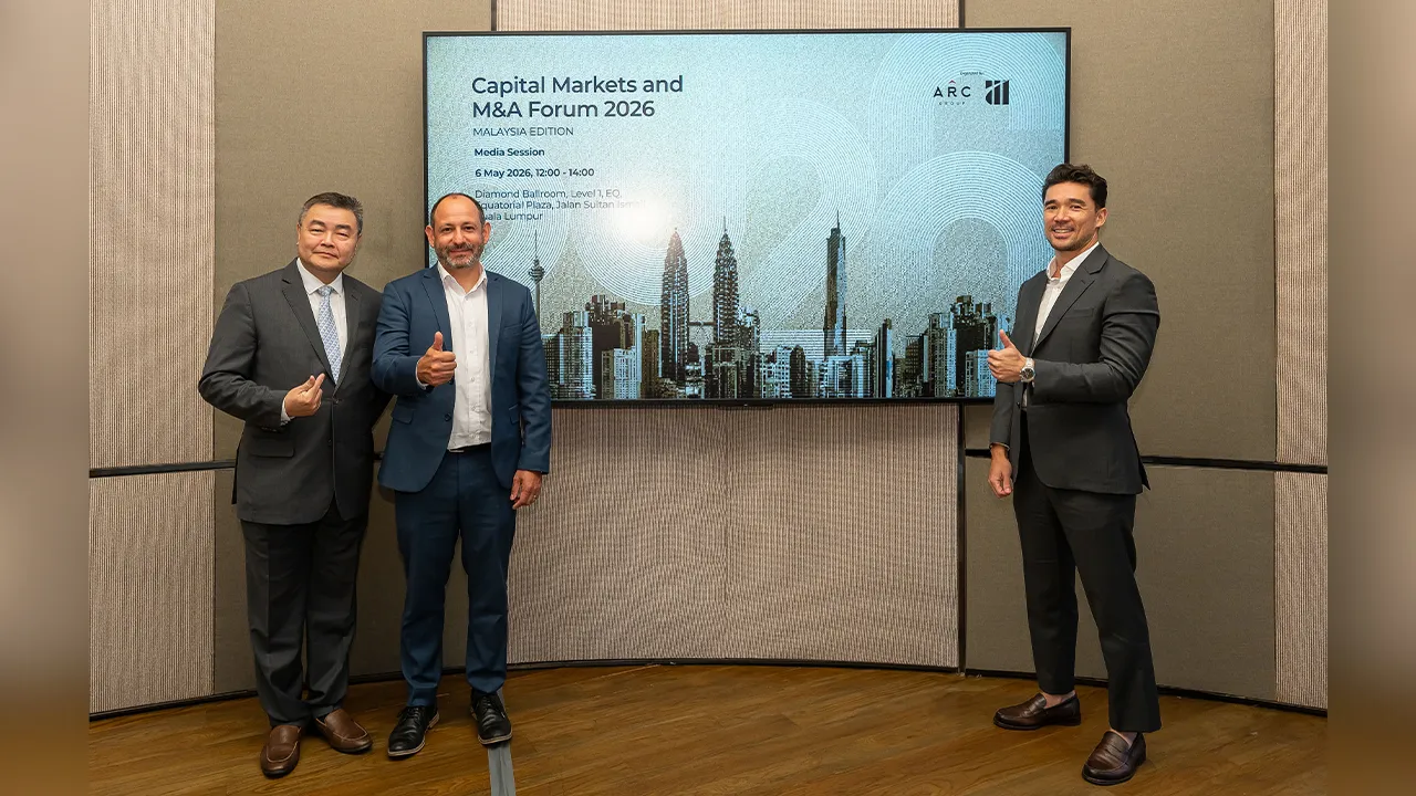 Datuk Seri Paul Chong (extreme left) with other ARC Group Securities CEO Ian Hanna, and ARC Group Head of Asset & Wealth Management, Nigel Wong (right)