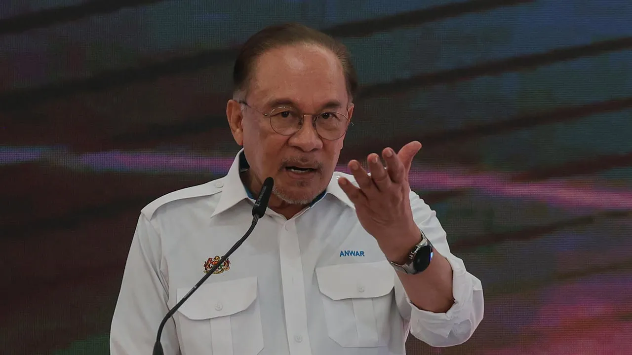 Kuala Lumpur , 19 Mei 2026.Perdana Menteri ,Datuk Seri Anwar Ibrahim  berucap pada  Majlis Anugerah Sukan Negara 2025 di Majlis Sukan Negara Bukit Jalil.Astro AWANI/SHAHIR OMAR