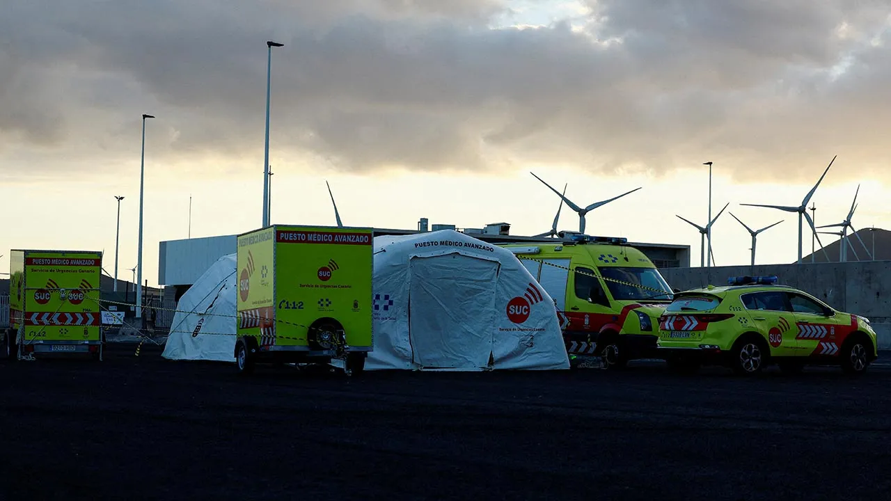 A view of a tent of a mobile medical facility set up at the port of Granadilla de Abona, where the cruise ship MV Hondius is expected to dock after being affected by a hantavirus outbreak, in Tenerife, Spain, May 9, 2026. REUTERS/Borja Suarez