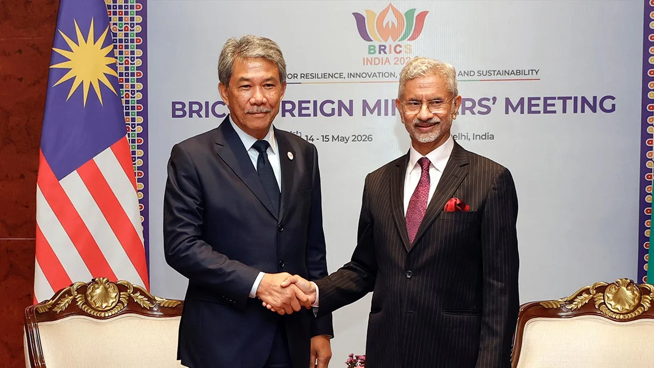 NEW DELHI, 15 Mei -- Menteri Luar Datuk Seri Mohamad Hasan mengadakan mesyuarat dua hala dengan Menteri Hal Ehwal Luar India Dr. S. Jaishankar sempena Mesyuarat Menteri- Menteri Luar BRICS hari ini.  — fotoBERNAMA (2026) HAK CIPTA TERPELIHARA