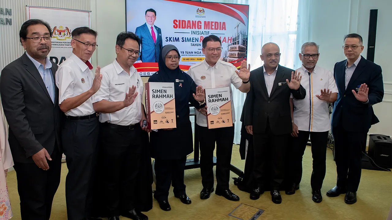 PUTRAJAYA, 20 Mei -- Menteri Perumahan dan Kerajaan Tempatan (KPKT), Nga Kor Ming (lima, kiri), bergambar bersama selepas sidang media mengenai Inisiatif Skim Simen Rahmah 2026 di Kementerian Perumahan dan Kerajaan Tempatan hari ini._BERNAMA