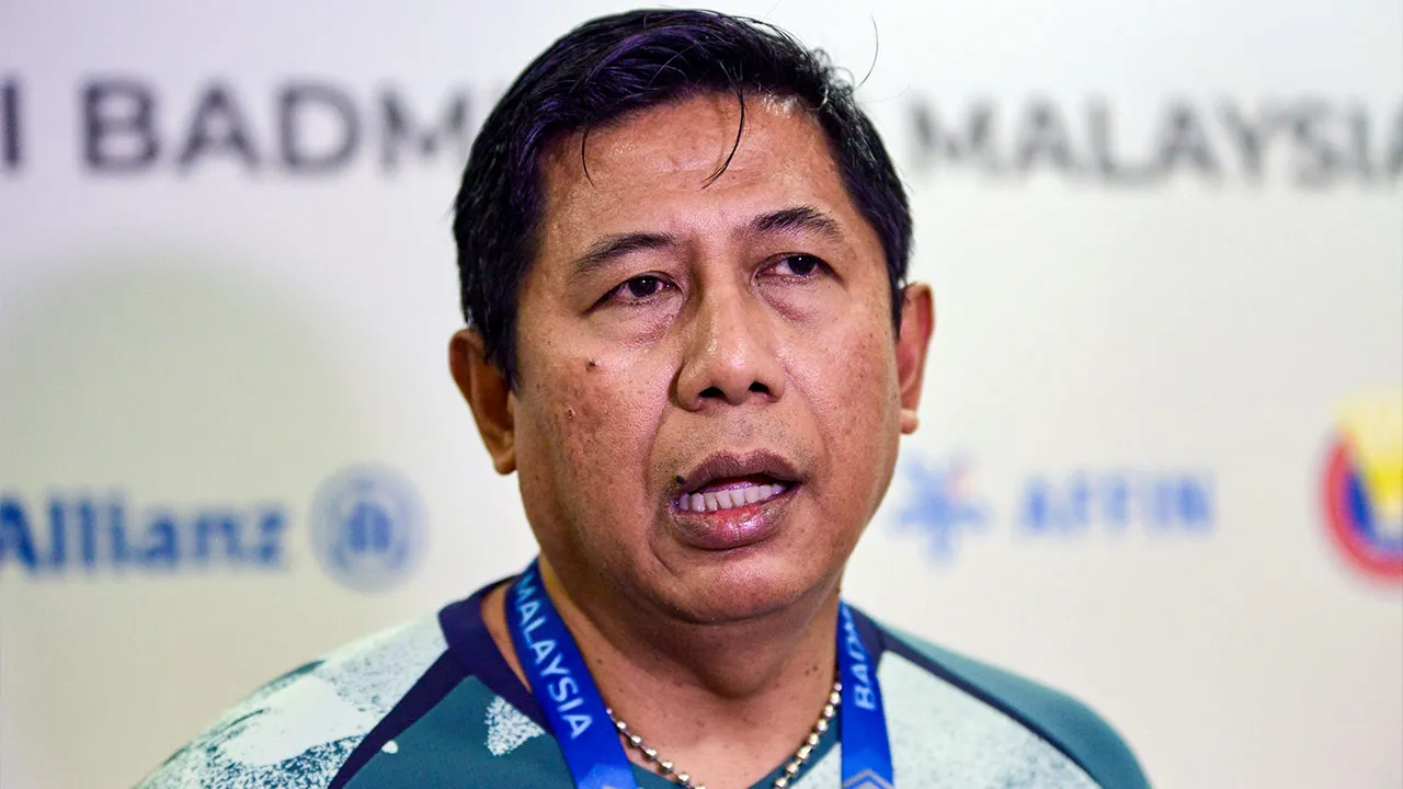 KUALA LUMPUR, 8 Mei -- Jurulatih beregu campuran, Nova Widianto ditemubual pemberita ketika sesi latihan skuad badminton kebangsaan di Akademi Badminton Bukit Kiara hari ini.  --fotoBERNAMA (2026) HAK CIPTA TERPELIHARA