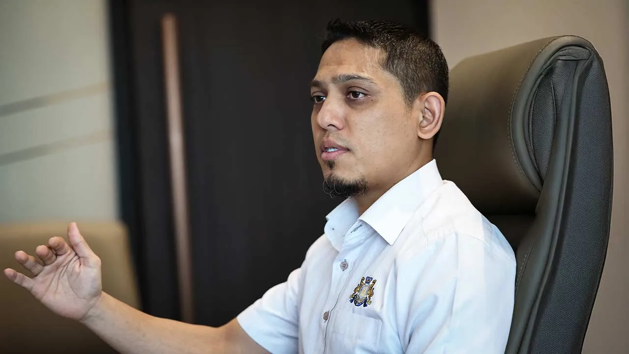 ISKANDAR PUTERI, 10 Mei -- Ketua Pegawai Eksekutif Invest Johor Natazha Hariss bercakap berhubung Pembangunan Zon Ekonomi Khas Johor-Singapura (JS-SEZ) ketika ditemui Bernama di Menara Delima Satu, Forest City baru-baru ini.  Beliau berkata menerusi mandat baharu Invest Johor sebagai entiti korporat, fokus kini dialihkan untuk menarik pelaburan berimpak tinggi yang bukan sahaja membawa modal, malah menjamin tangga gaji premium bagi rakyat tempatan.  --fotoBERNAMA (2026) HAK CIPTA TERPELIHARA