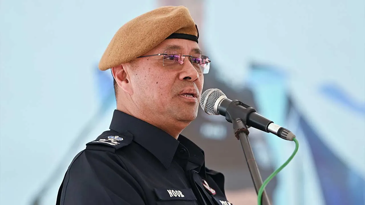TELUK INTAN, 23 Mei -- Ketua Polis Perak Datuk Noor Hisam Nordin berucap ketika merasmikan Diskusi Town Hall Karnival Pencegahan Jenayah Sempena Sambutan Peringatan Hari Polis Ke-219 di Dataran Menara Condong, di sini, hari ini.  --fotoBERNAMA (2026) HAK CIPTA TERPELIHARA