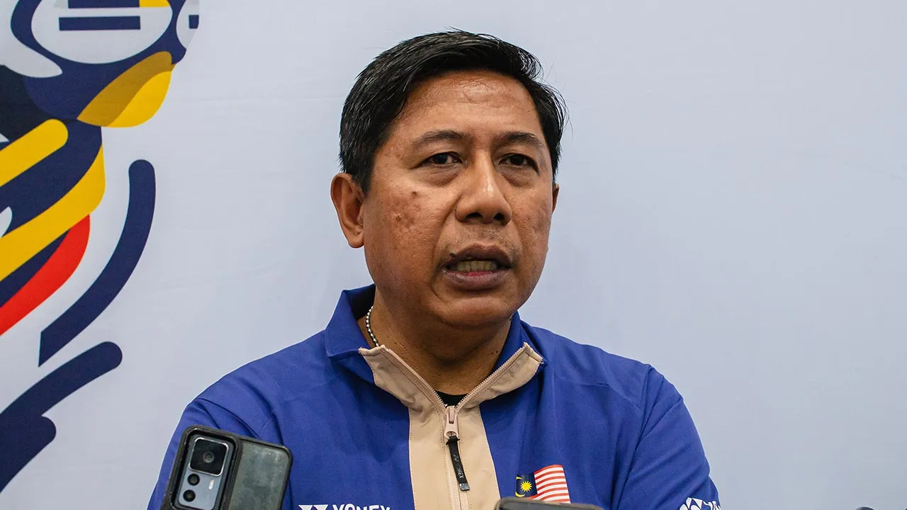 SEPANG, 2 Sept -- Ketua Jurularih Beregu Campuran, Nova Widianto ketika ditemui media sejurus tiba di Lapangan Terbang Antarabangsa Kuala Lumpur (KLIA) Terminal 1, hari ini selepas menyertai Kejohanan Badminton Dunia 2025 di Paris.  --fotoBERNAMA (2025) HAK CIPTA TERPELIHARA