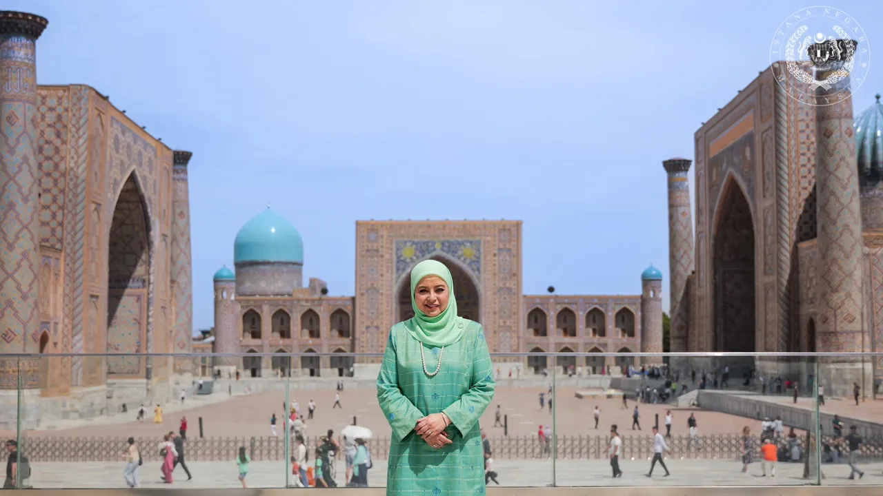 RAHMAT, UZBEKISTAN!  Oleh KDYMM SPB Raja Permaisuri Agong, Raja Zarith Sofiah 7 Mei 2026 Samarkand, Uzbekistan  Sebagai seorang yang bersekolah rendah di Malaysia, kemudian ke sekolah menengah dan universiti di England, saya telah mempelajari serta menyerap pengaruh budaya Malaysia dan British. Malah, ibu bapa saya membawa kami bercuti ke Eropah dan Amerika Syarikat.