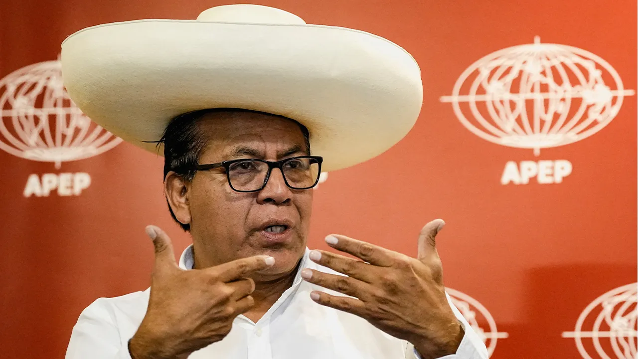 Left-wing presidential candidate Roberto Sanchez, who is expected to face right-wing presidential candidate Keiko Fujimori in a runoff in June, addresses the media in Lima, Peru, April 30, 2026. REUTERS/Angela Ponce