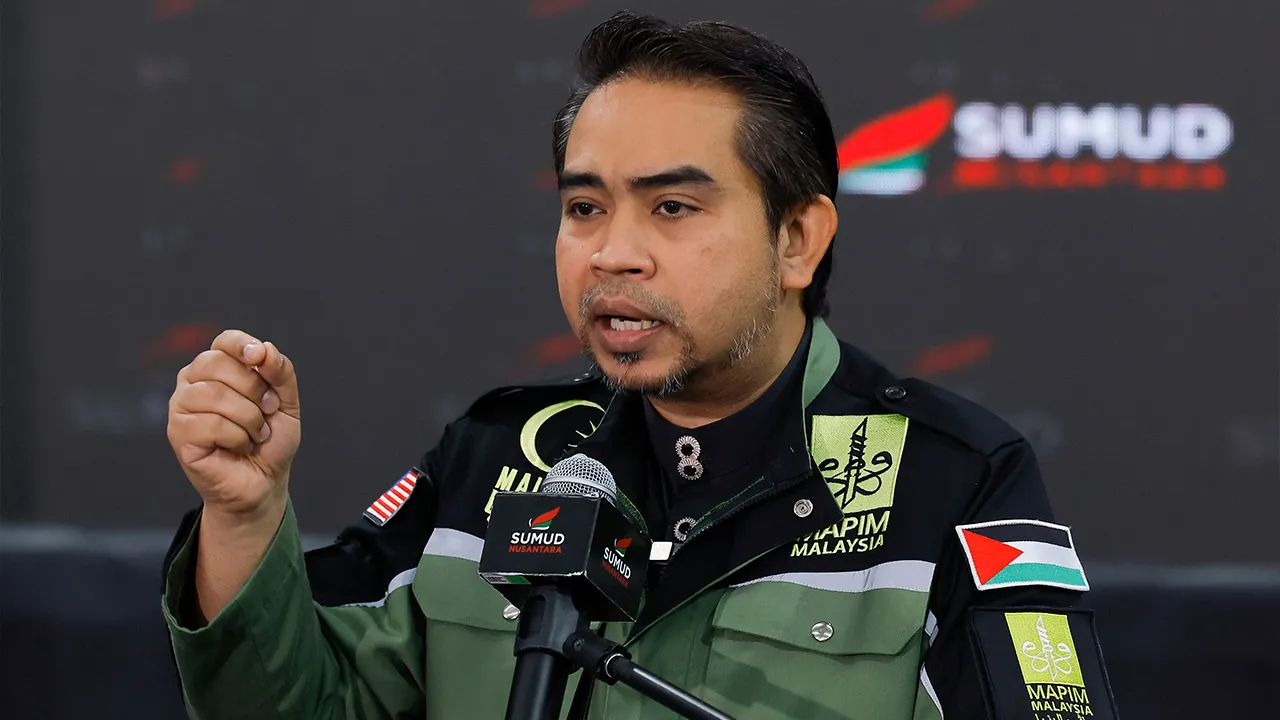 SEPANG, 15 Mei -- Ketua Pengarah Sumud Nusantara Command Center (SNCC) Datuk Dr Sani Araby Abdul Alim Araby bercakap pada sidang media khas mengenai perkembangan terkini Misi Global Sumud Flotilla 2026 di SNCC hari ini. --fotoBERNAMA (2026) HAK CIPTA TERPELIHARA