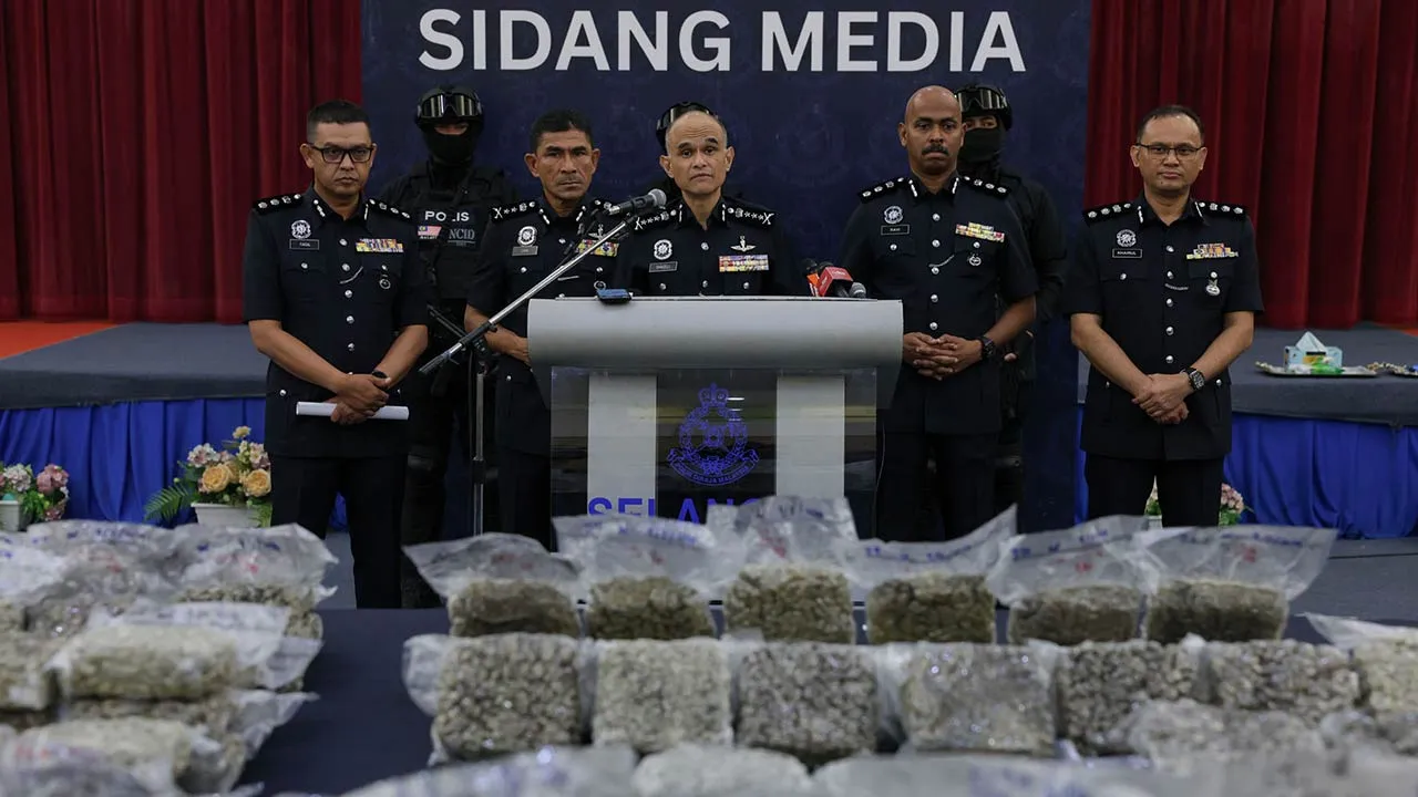 Shah Alam , 18 Mei 2026. Ketua Polis Selangor, Datuk Shazeli Kahar  pada Sidang Media Ketua Polis Selangor Berhubung Kejayaan Jabatan Siasatan Jenayah Narkotik Selangor di Mes Pegawai kanan Polis, IPK Selangor.Astro AWANI / SHAHIR OMAR