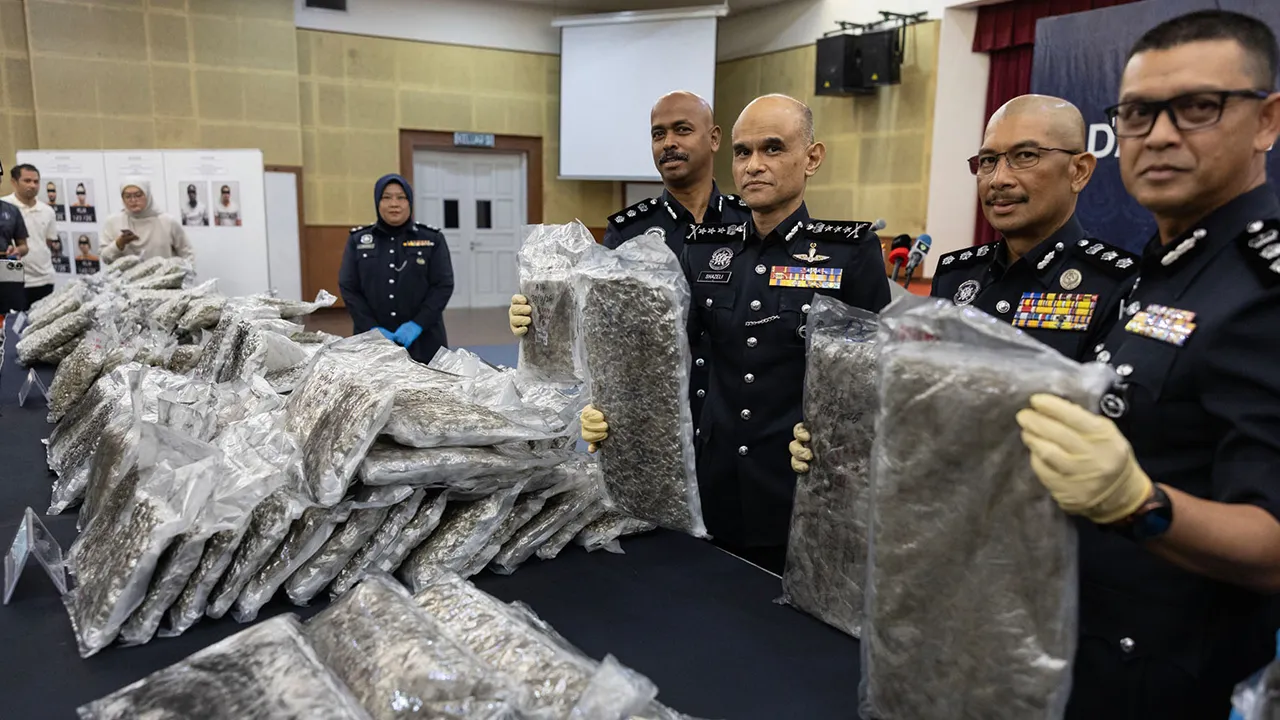 Shah Alam , 8 Mei 2026. Ketua Polis Selangor, Datuk Shazeli Kahar  pada Sidang Media Ketua Polis Selangor Berhubung Kejayaan Jabatan Siasatan Jenayah Narkotik Selangor di Mes Pegawai kanan Polis, IPK Selangor.Astro AWANI / SHAHIR OMAR
