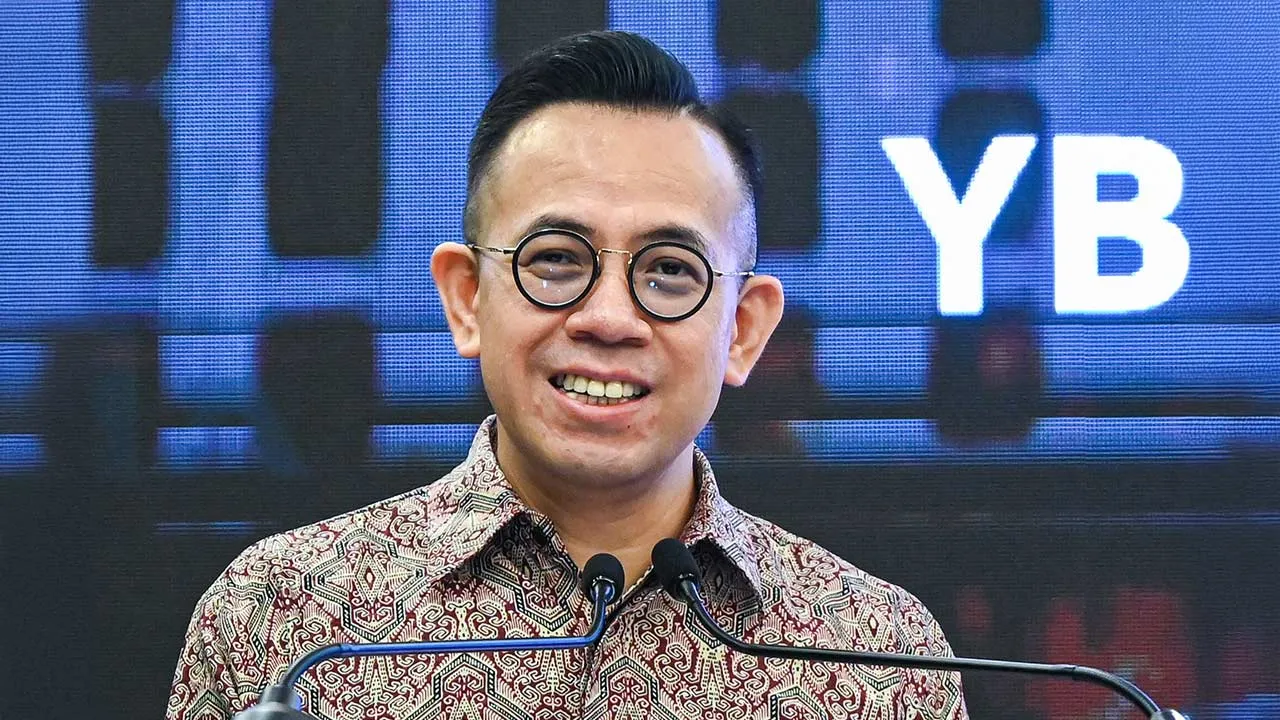KUALA LUMPUR, May 7 -- Minister of Entrepreneur Development and Cooperatives, Steven Sim Chee Keong delivers his speech at the CIMB Salary Account Product Launch at Menara CIMB, today.  -- fotoBERNAMA (2026) COPYRIGHT RESERVED