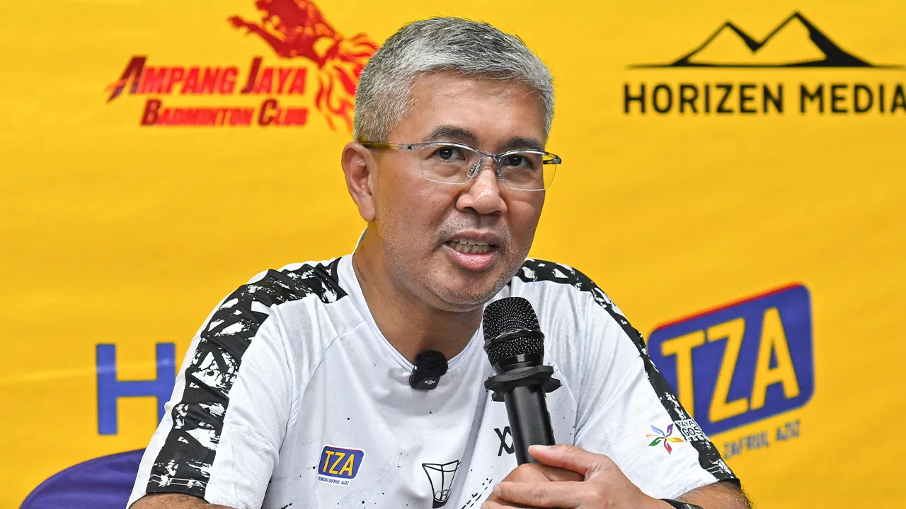 KUALA LUMPUR, 16 Mei -- Presiden Persatuan Badminton Malaysia (BAM), Datuk Seri Tengku Zafrul Abdul Aziz ketika menyampaikan ucapan pada Klinik Kejurulatihan Badminton TZA x Kelab Badminton Ampang Jaya hari ini.  --fotoBERNAMA (2026) HAK CIPTA TERPELIHARA